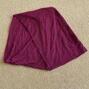 Women's Red and Black Striped Scarf